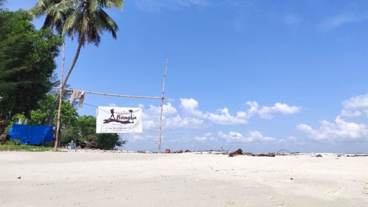 Pulau Nanas, Wisata Aman dan Bernilai Sejarah di Tengah Teluk Kelabat