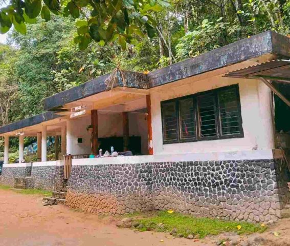 Penjaga Mangkol