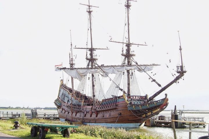 22 Mei 1668, Mengaku Raja Bangka dan Belitung, Kiahi Sampoera Meminta Perlindungan VOC.