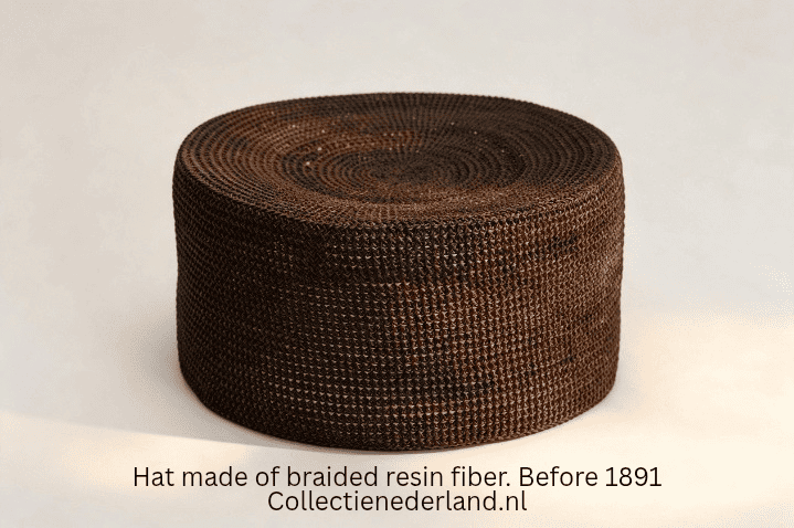 Hat made of braided resin fiber. Before 1891. Sumber _ collectienederland.n_20260903_140900_0000